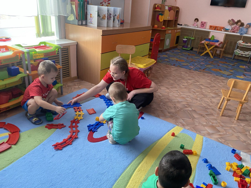 Волонтерская акция "Подари праздник!".